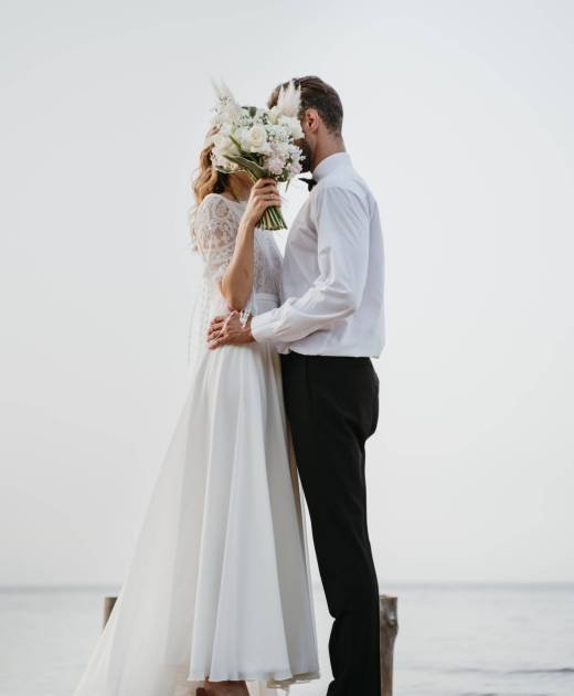 beautiful-couple-having-their-wedding-beach